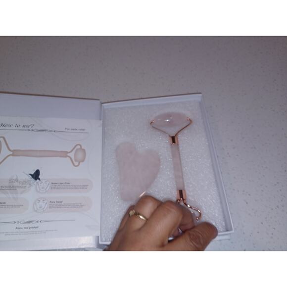 NEW Jade Rolle Face Roller, Facial Beauty Roller Skin Care Tools - Picture 5 of 6